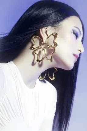 Large butterfly earring in gold