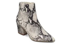 Missie Bootie - Boots BY STEVE MADDEN